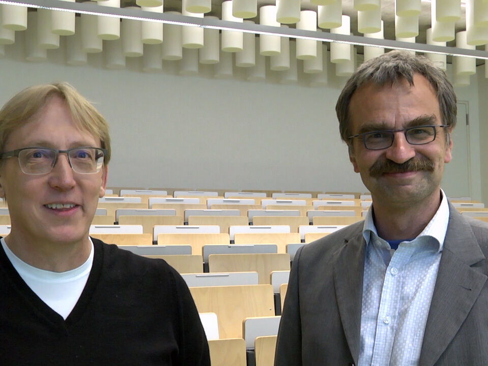 Vorschaubild zum Interview von Sven Thomsen, H.O. Schlüter GmbH, und Professor Latz von der Fakultät für Ingenieurwissenschaften