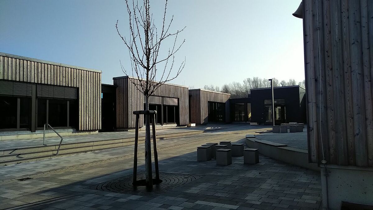 Außen Ansicht Robert-Lansemann-Schule Wismar,(Foto priv. DW)