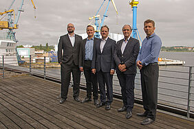 Auftakttreffen zum Forschungsprojekte KüSTE mit 5 Beteiligten auf dem Dach des TGZ Wismar