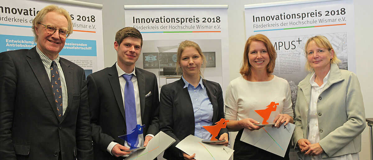 Die Innovationspreisträger 2018 (v. l.) Christian Hansen, Johanna Ender und Anke Schneider