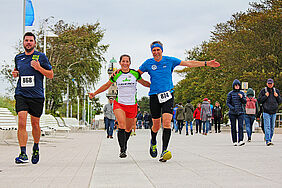 Stapellauf auf der Warnemünder Promenade