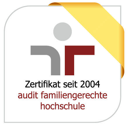 In einem quadratischen Element mit zwei abgerundeten Ecken steht:"Zertifikat seit 2004 - audit familiengerechte hochschule". Über die rechte obere Ecke ist ein gelbes Band gespannt.